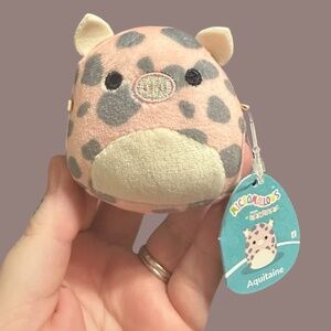 Squishmallows 2.5” Aquitaine the Pig Micromallow Curly Tail New with Tags!